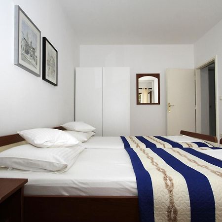 Apartments By The Sea Trogir - 11895 Номер фото