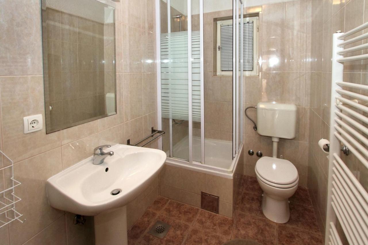 Apartments By The Sea Trogir - 11895 Экстерьер фото